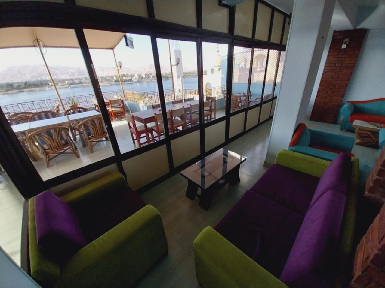 Merry Land Hotel & Roof Top Nile Restaurant Luksor Dış mekan fotoğraf