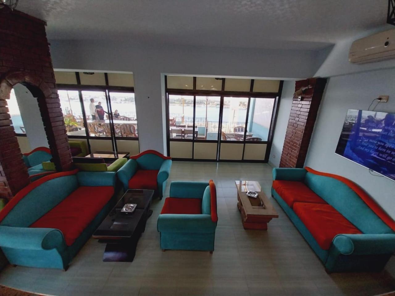 Merry Land Hotel & Roof Top Nile Restaurant Luksor Dış mekan fotoğraf