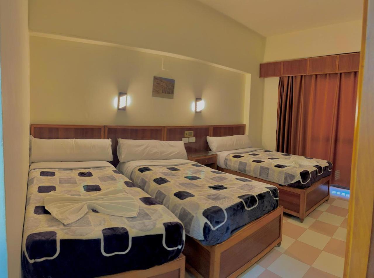 Merry Land Hotel & Roof Top Nile Restaurant Luksor Dış mekan fotoğraf