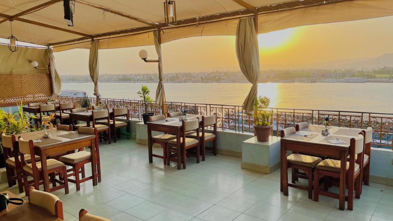 Merry Land Hotel & Roof Top Nile Restaurant Luksor Dış mekan fotoğraf