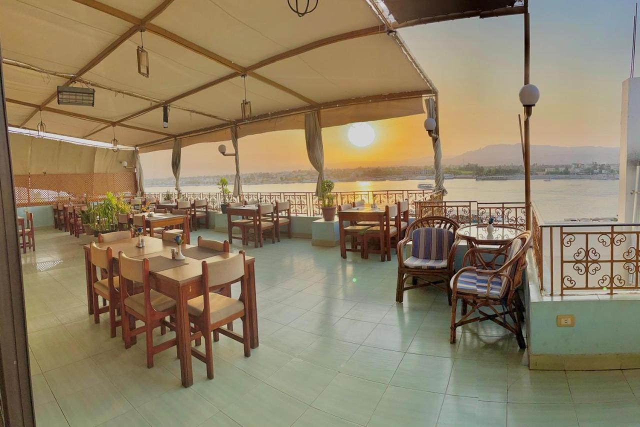 Merry Land Hotel & Roof Top Nile Restaurant Luksor Dış mekan fotoğraf