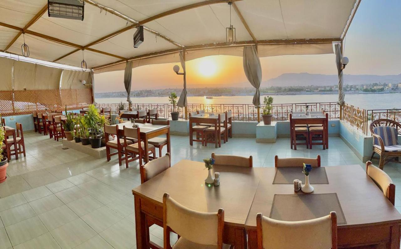 Merry Land Hotel & Roof Top Nile Restaurant Luksor Dış mekan fotoğraf