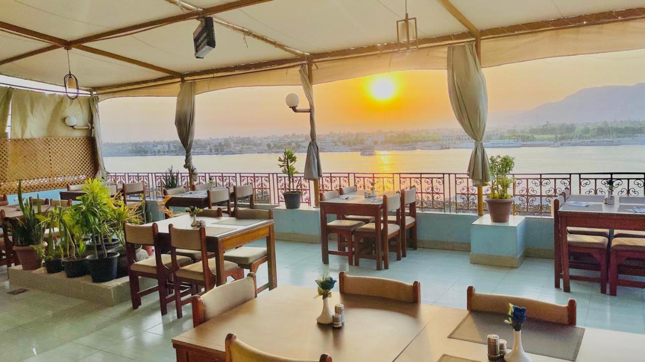 Merry Land Hotel & Roof Top Nile Restaurant Luksor Dış mekan fotoğraf