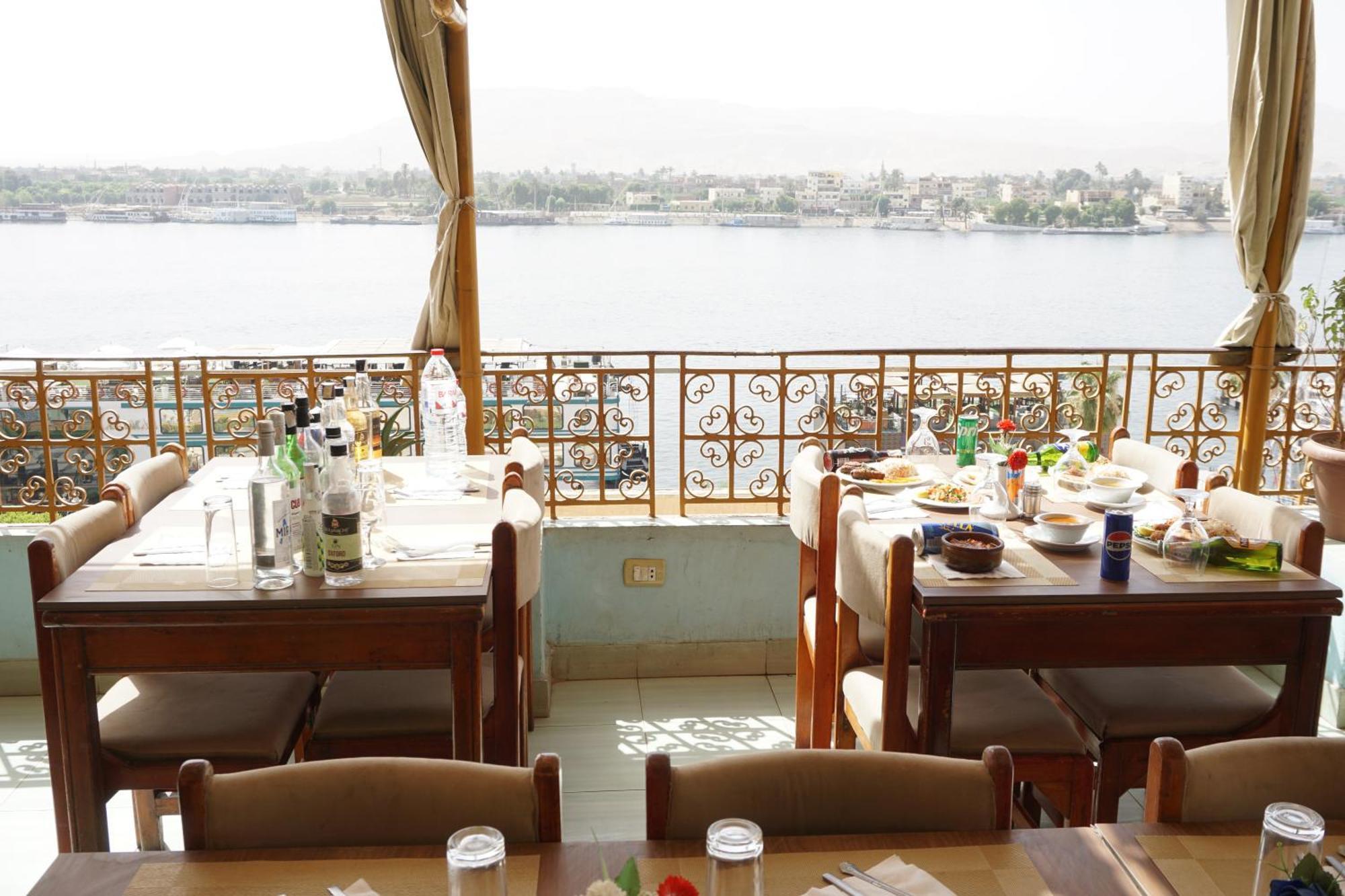 Merry Land Hotel & Roof Top Nile Restaurant Luksor Dış mekan fotoğraf