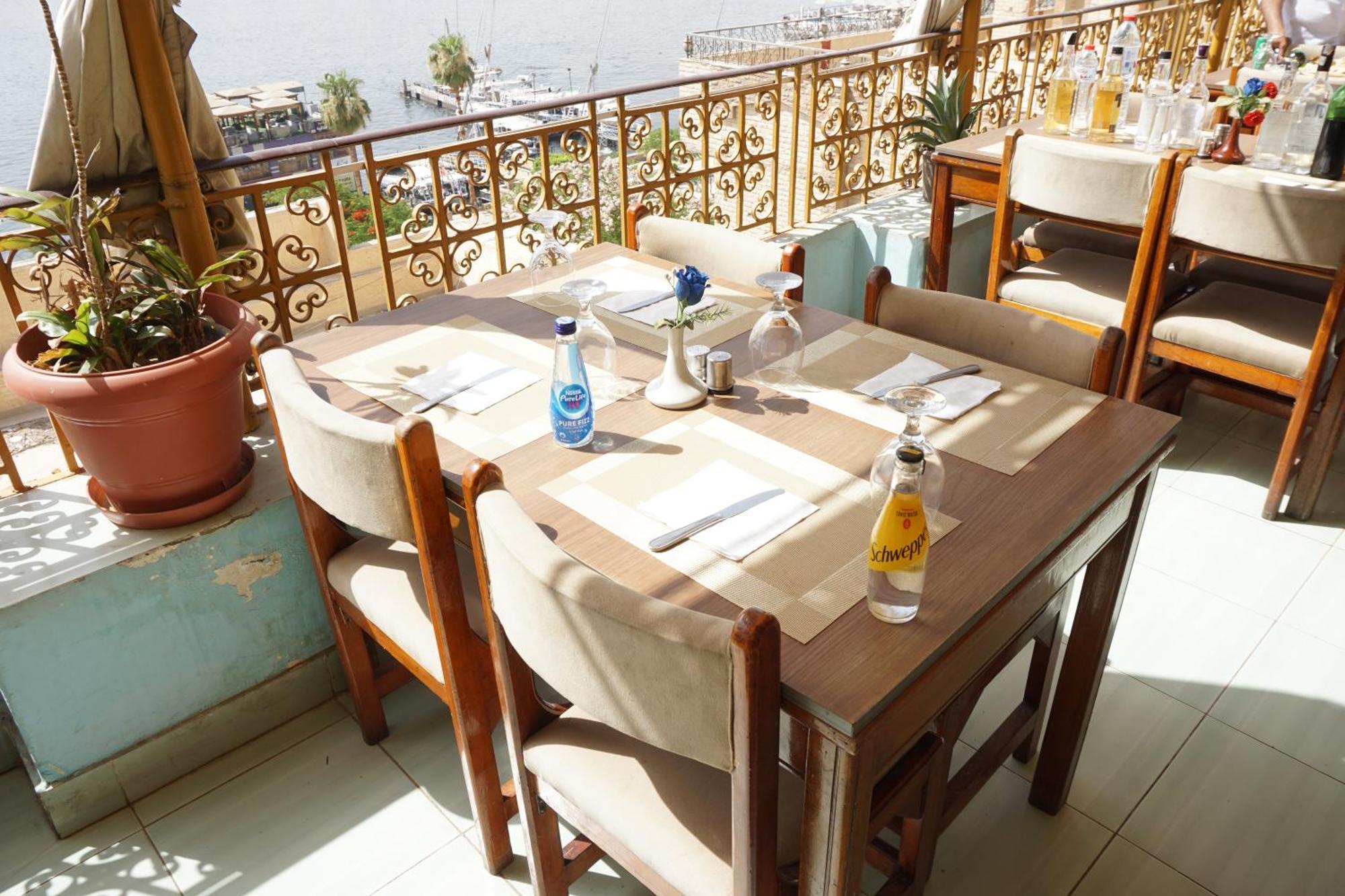 Merry Land Hotel & Roof Top Nile Restaurant Luksor Dış mekan fotoğraf