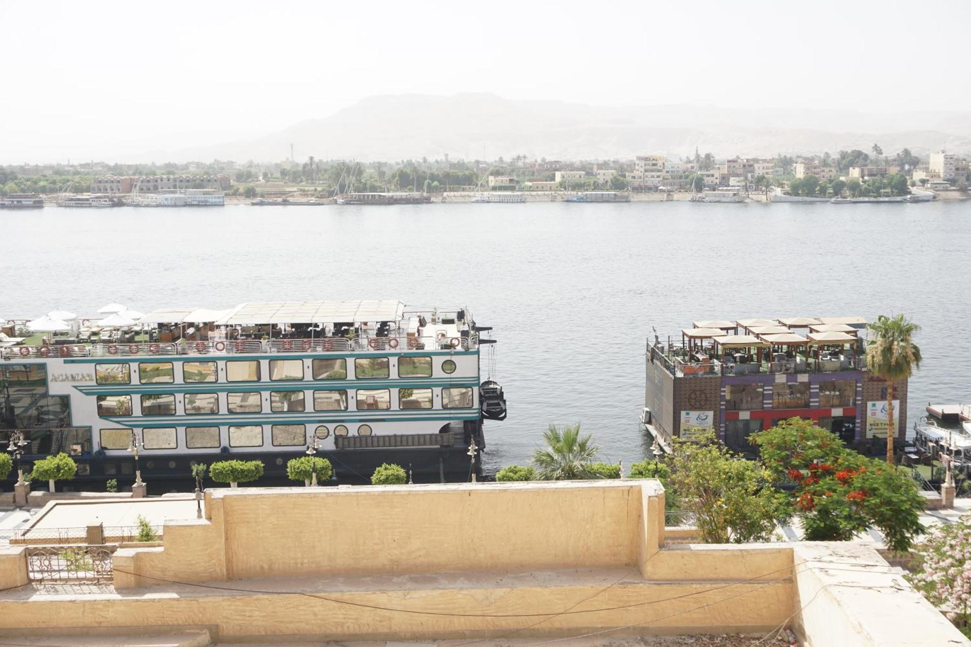 Merry Land Hotel & Roof Top Nile Restaurant Luksor Dış mekan fotoğraf